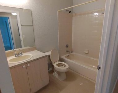 2307 Belmont Lane - Photo Thumbnail 5