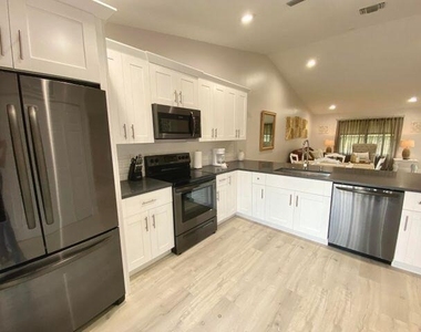 13065 Albright Court - Photo Thumbnail 3