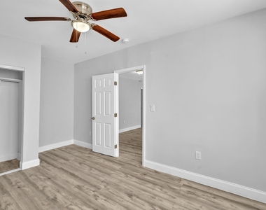 1142 Sw 4th Street - Photo Thumbnail 3