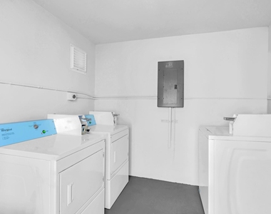 1142 Sw 4th Street - Photo Thumbnail 8