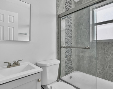 1142 Sw 4th Street - Photo Thumbnail 4