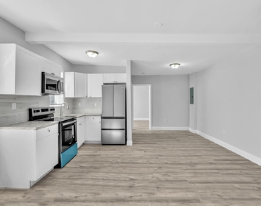 1142 Sw 4th Street - Photo Thumbnail 2