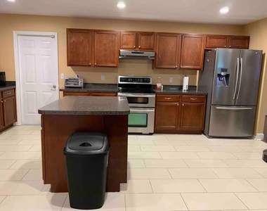 1041 Sw John Maccormack Terrace - Photo Thumbnail 13