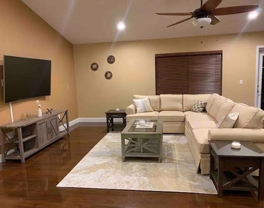1041 Sw John Maccormack Terrace - Photo Thumbnail 17