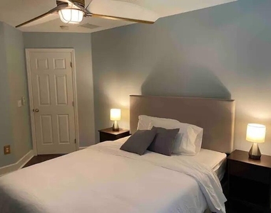 1041 Sw John Maccormack Terrace - Photo Thumbnail 21