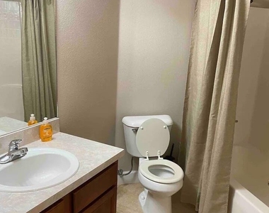 1041 Sw John Maccormack Terrace - Photo Thumbnail 7