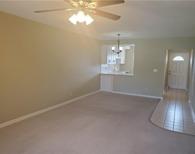 230 N Federal Highway - Photo Thumbnail 4