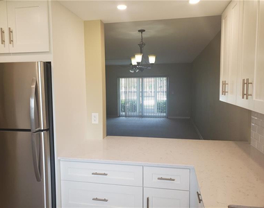 230 N Federal Highway - Photo Thumbnail 3