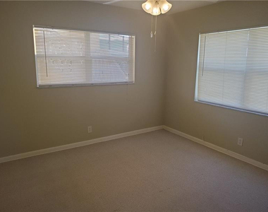 230 N Federal Highway - Photo Thumbnail 7