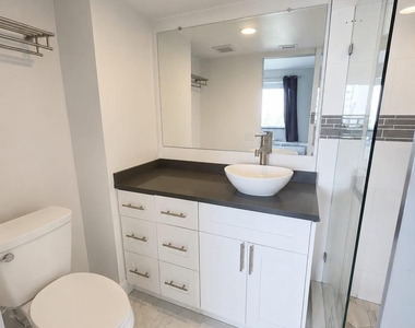 2106 S Cypress Bend Drive - Photo Thumbnail 4