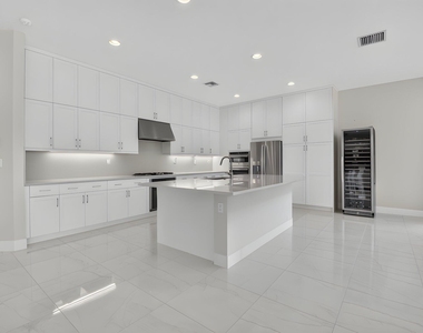 8270 Essex Country Club Drive - Photo Thumbnail 10