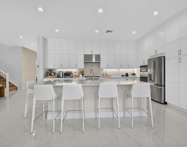 8270 Essex Country Club Drive - Photo Thumbnail 11