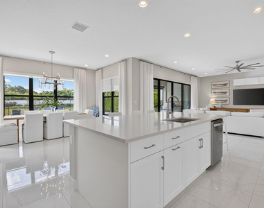 8270 Essex Country Club Drive - Photo Thumbnail 16