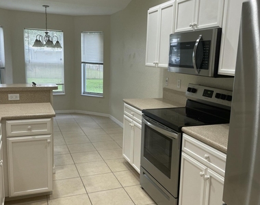 435 Sw Lakota Avenue - Photo Thumbnail 1