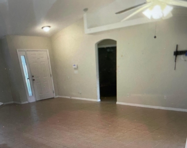 435 Sw Lakota Avenue - Photo Thumbnail 4