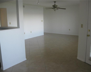2647 Nw 33rd Street - Photo Thumbnail 4