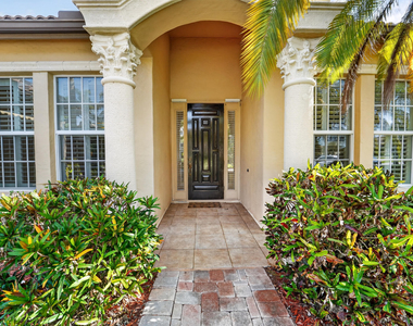 854 Sw St Tropez Court - Photo Thumbnail 4