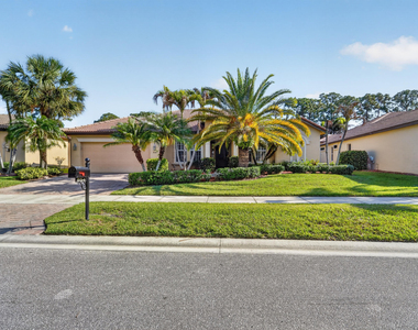 854 Sw St Tropez Court - Photo Thumbnail 1