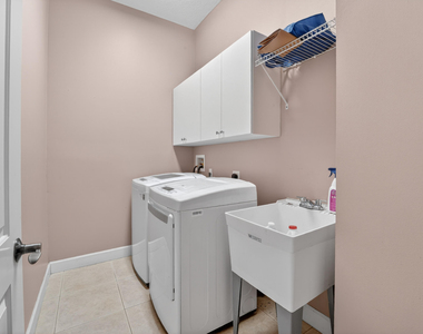 854 Sw St Tropez Court - Photo Thumbnail 16