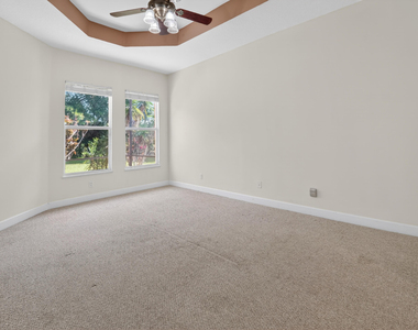 854 Sw St Tropez Court - Photo Thumbnail 24