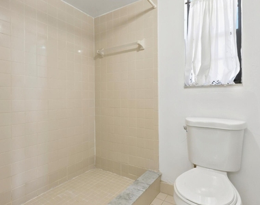 2600 Greenwood Terrace - Photo Thumbnail 16
