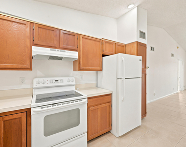 2600 Greenwood Terrace - Photo Thumbnail 8