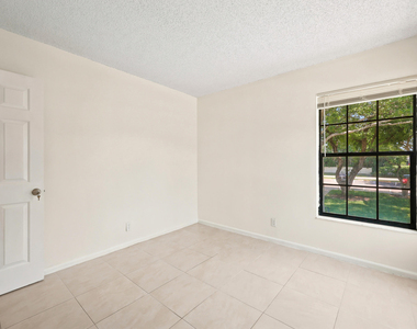 2600 Greenwood Terrace - Photo Thumbnail 19
