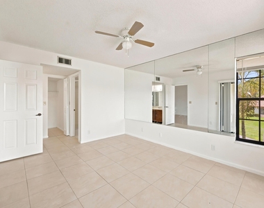 2600 Greenwood Terrace - Photo Thumbnail 21