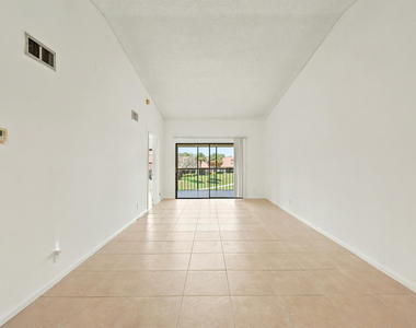 2600 Greenwood Terrace - Photo Thumbnail 2