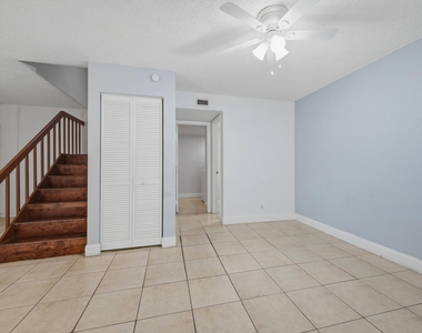 105 Woodland Road - Photo Thumbnail 10