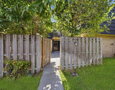 105 Woodland Road - Photo Thumbnail 2