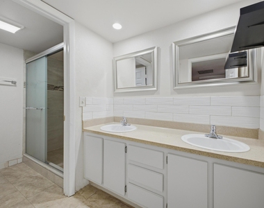 105 Woodland Road - Photo Thumbnail 33