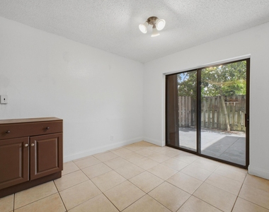 105 Woodland Road - Photo Thumbnail 11