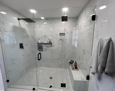 2518 Key Largo Lane - Photo Thumbnail 8