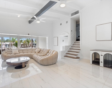 2518 Key Largo Lane - Photo Thumbnail 2