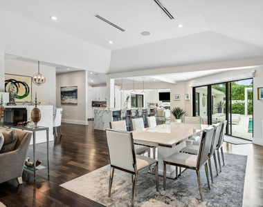 1117 Lake Drive - Photo Thumbnail 4
