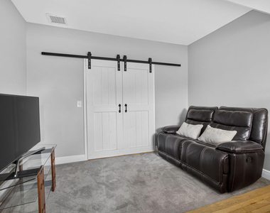 338 Hunter Street - Photo Thumbnail 24