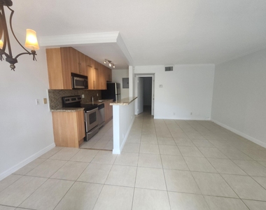 1125 Ne 16th Place - Photo Thumbnail 13