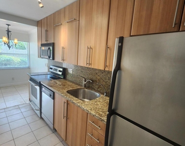 1125 Ne 16th Place - Photo Thumbnail 12