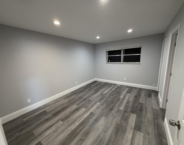 320 Sw 1st Street - Photo Thumbnail 8