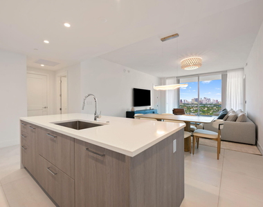 153 N Seabreeze Boulevard - Photo Thumbnail 19