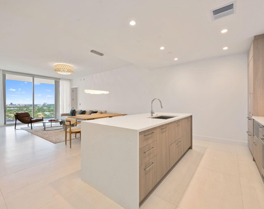 153 N Seabreeze Boulevard - Photo Thumbnail 16