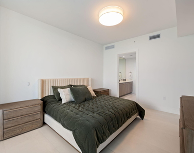 153 N Seabreeze Boulevard - Photo Thumbnail 27