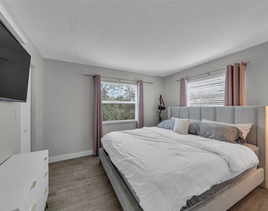 611 Ne 14th Avenue - Photo Thumbnail 9