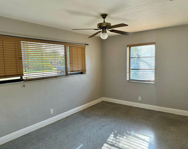 2624 Ne 8th Court - Photo Thumbnail 12