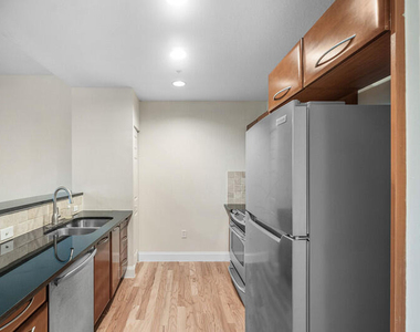 511 Lucerne Avenue - Photo Thumbnail 12