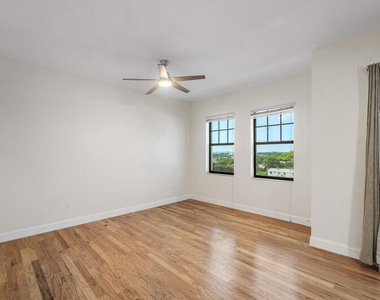 511 Lucerne Avenue - Photo Thumbnail 11