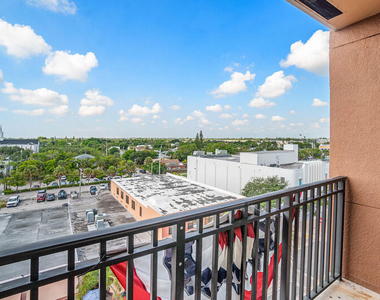 511 Lucerne Avenue - Photo Thumbnail 22