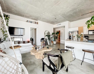 234 Ne 3rd Street - Photo Thumbnail 1