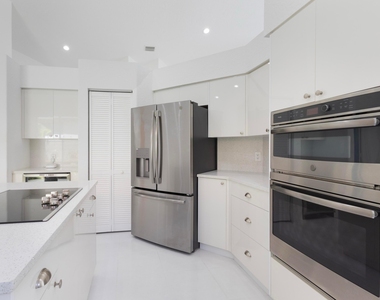5279 Brookview Drive - Photo Thumbnail 15